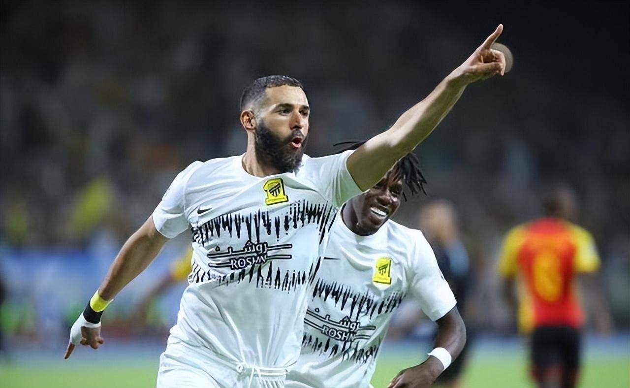 巴西绝杀秘鲁,本泽马爆发神勇 巴西绝杀秘鲁,本泽马爆发神勇