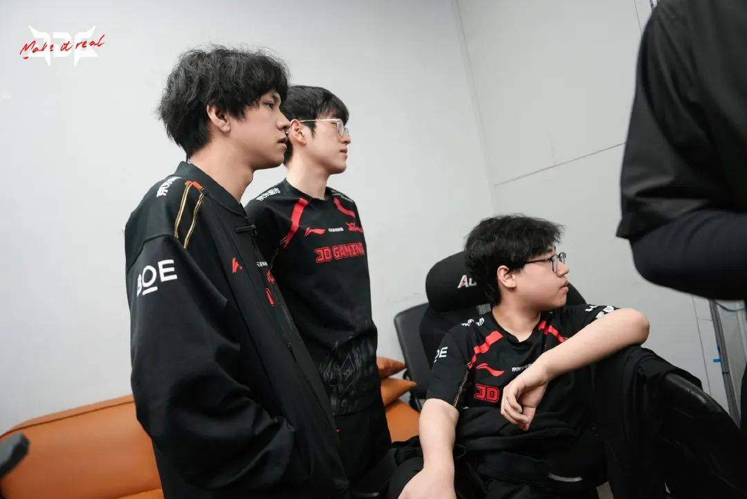 BLG险胜G2，BDD送出助攻