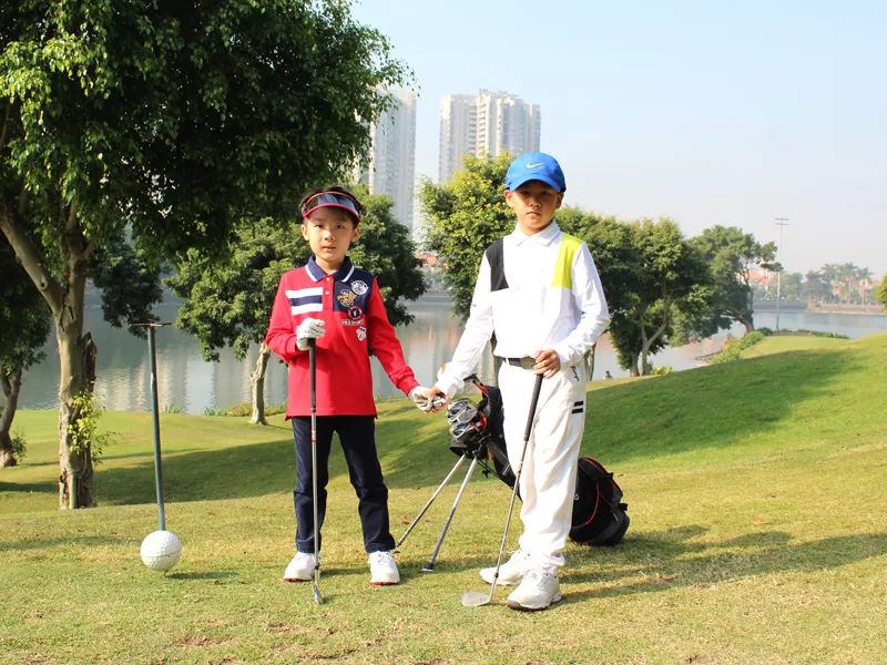 最新战报：高尔夫豪取连胜，冠军在望