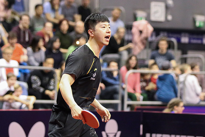 英格兰队险胜韩国队，马龙高光表现