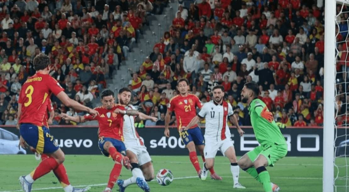 罗马碾压丹麦，奥亚尔萨瓦尔统治全场