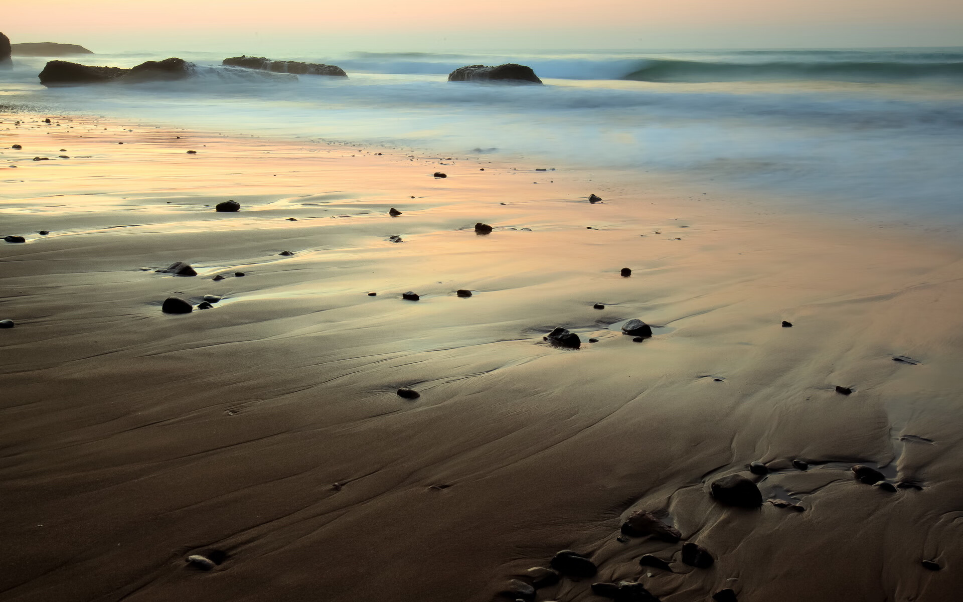 雨幕银箭鏖战绿刃,新生雷霆皮亚斯特里点燃赛场