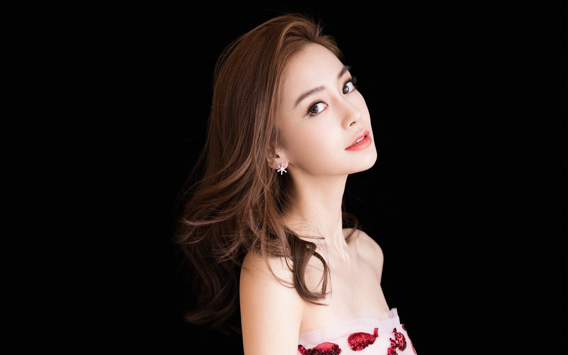 东契奇50分神迹与鹈鹕生死突围,平行时空下,超级巨星的命运十字路口